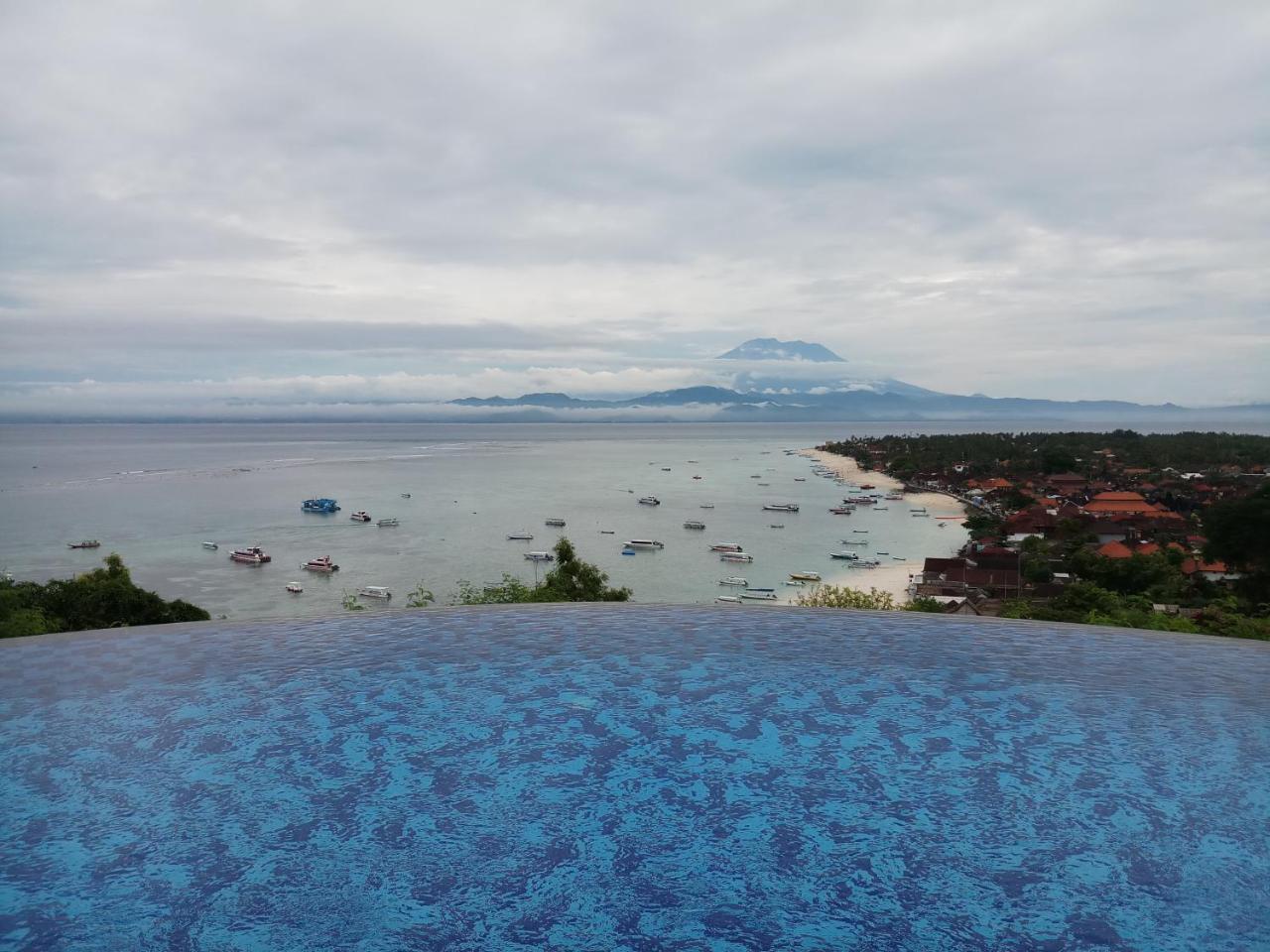 Jenggala Hill Hotel Nusa Lembongan  Exterior photo