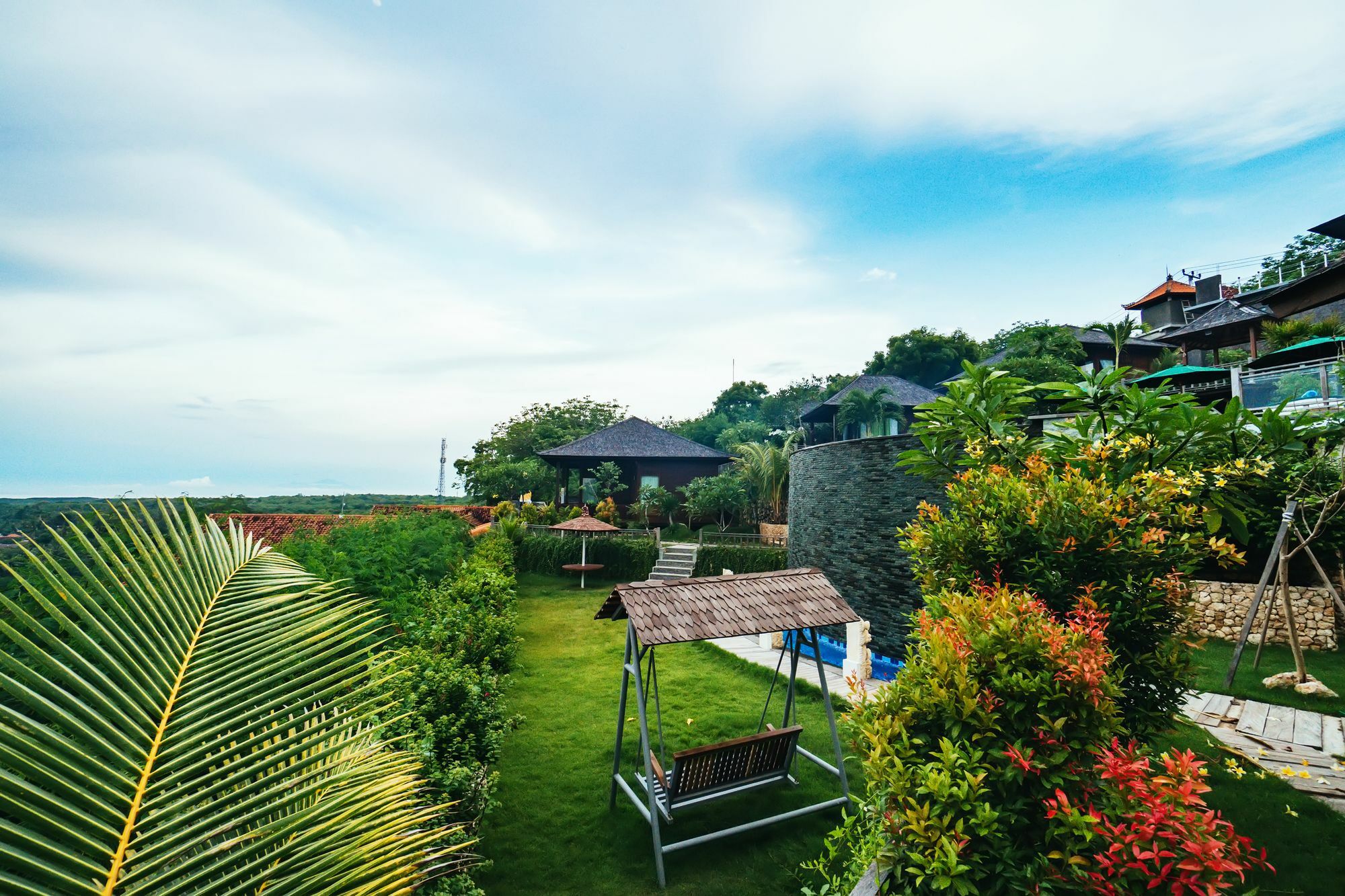Jenggala Hill Hotel Nusa Lembongan  Exterior photo