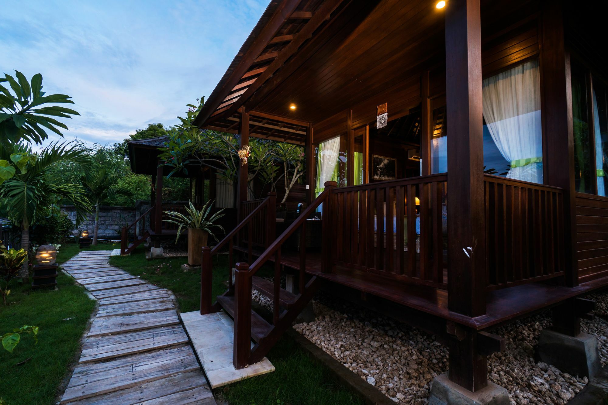 Jenggala Hill Hotel Nusa Lembongan  Exterior photo