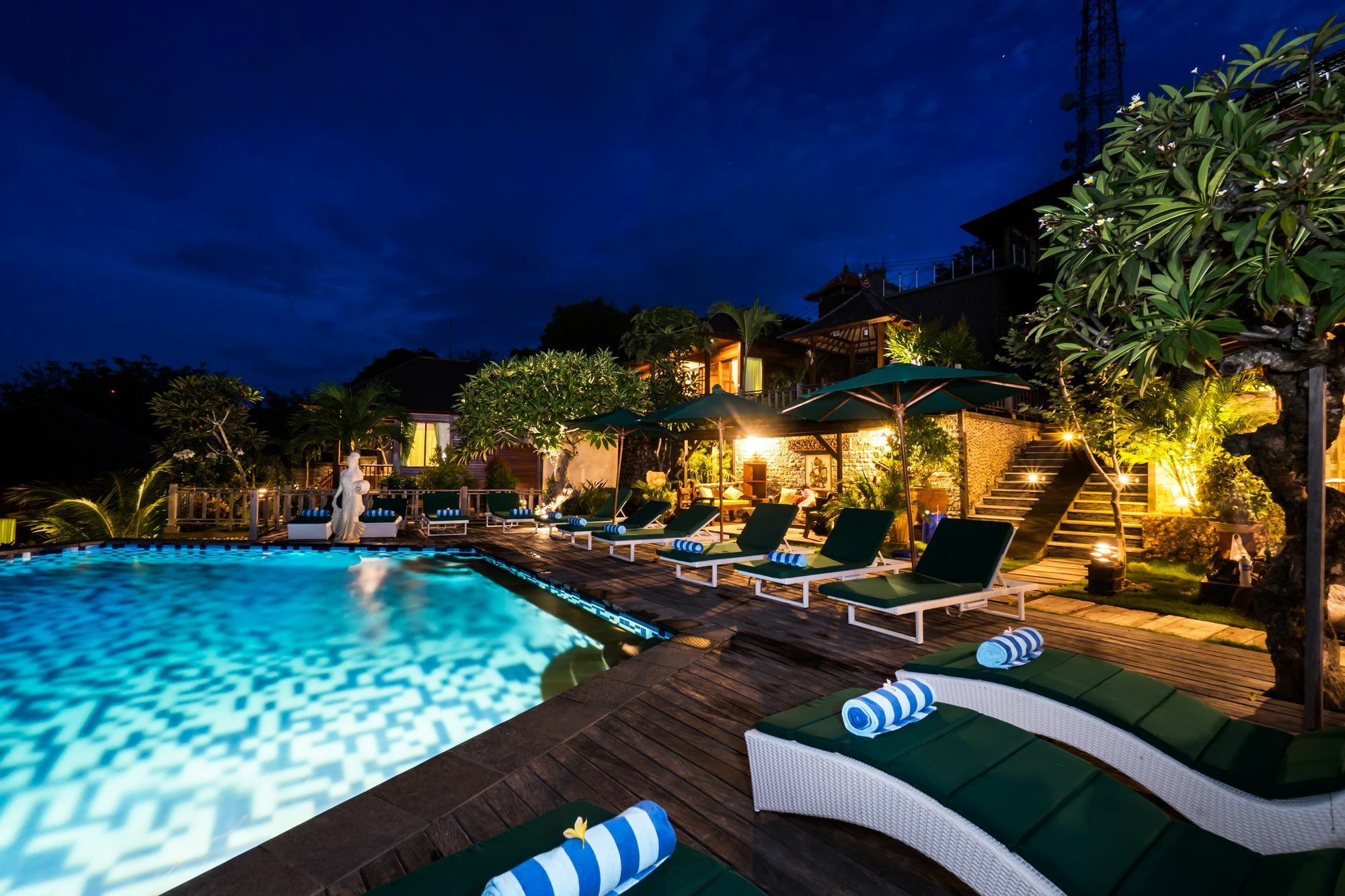 Jenggala Hill Hotel Nusa Lembongan  Exterior photo