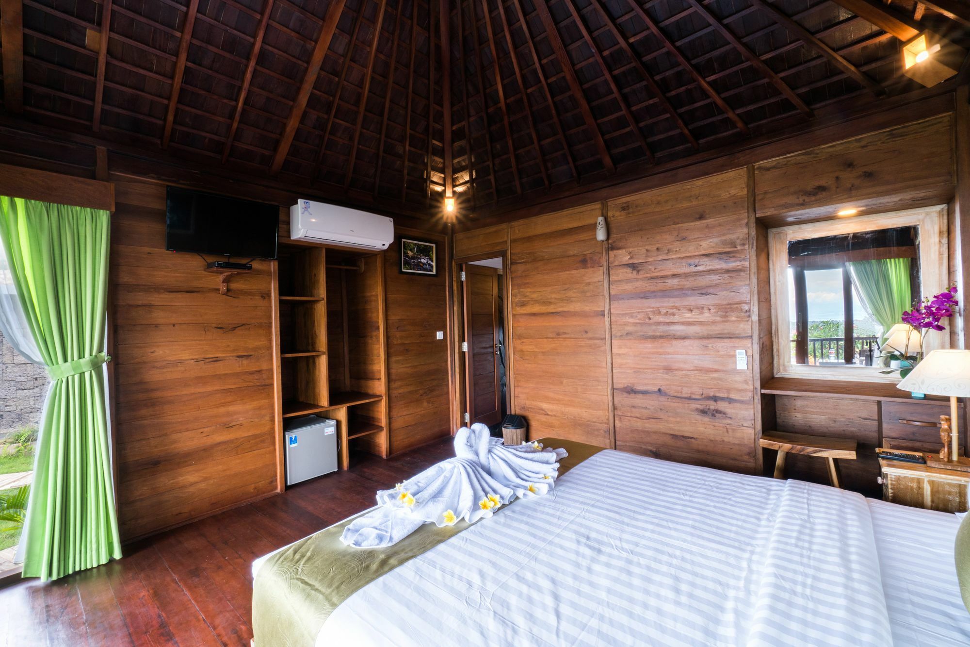 Jenggala Hill Hotel Nusa Lembongan  Exterior photo